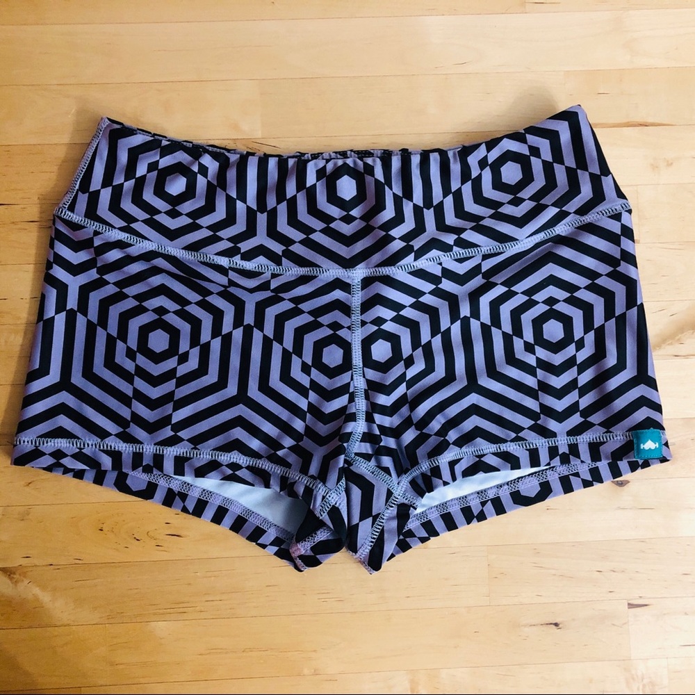 3/$25!🔆 WODBottom Fun Lavender & Black 2.5" Inseam "Shorties", Sz M
